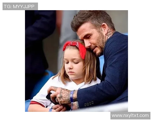 足球明星与母亲共庆辉煌时刻感人瞬间尽显亲情与荣耀